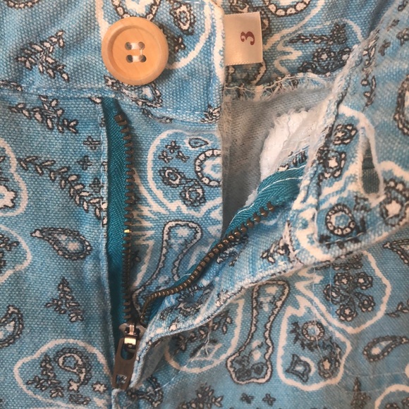 Hurley Y2K Sky Blue and White Low Rise Floral Shorts - Size 3 Juniors - Picture 4 of 8